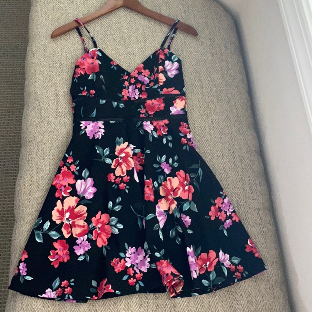 Beautiful boutique summery dress!